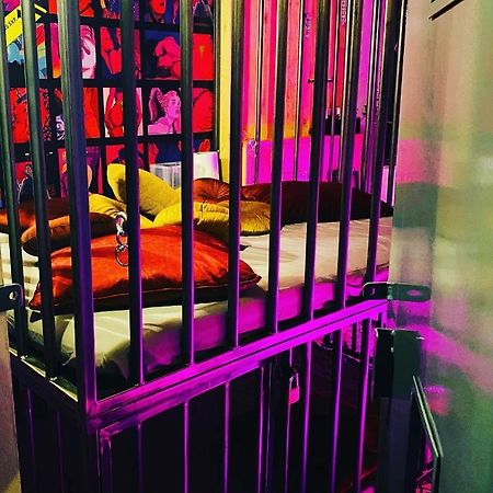 Secret Room Votre Love Room Coquine Et Insolite En Espace Privatif A Tournai Eksteriør billede
