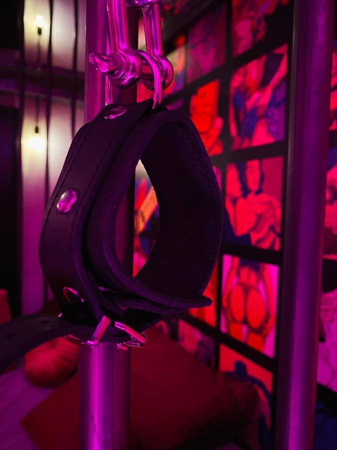 Secret Room Votre Love Room Coquine Et Insolite En Espace Privatif A Tournai Eksteriør billede