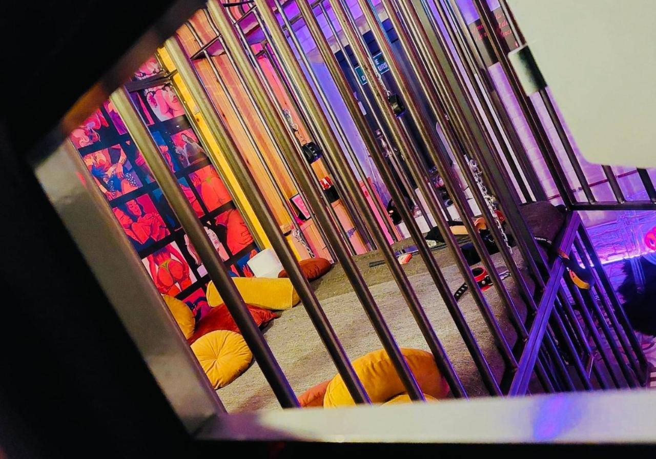 Secret Room Votre Love Room Coquine Et Insolite En Espace Privatif A Tournai Eksteriør billede