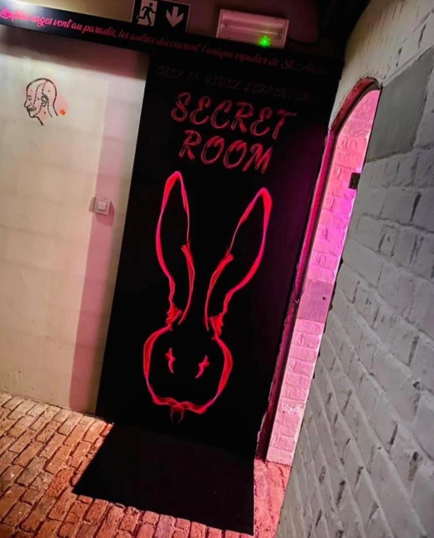 Secret Room Votre Love Room Coquine Et Insolite En Espace Privatif A Tournai Eksteriør billede